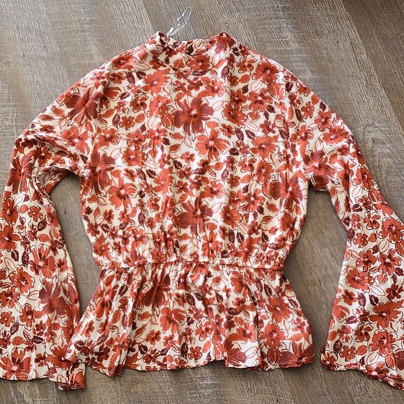 Andree by Unit Floral Peplum Top Size M NEW - Picture 2 of 9